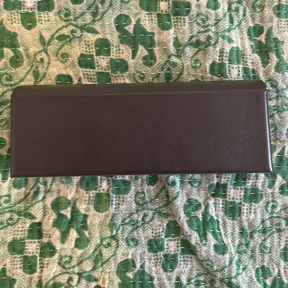 Oliver People’s Eyeglasses Case - Picture 4 of 4